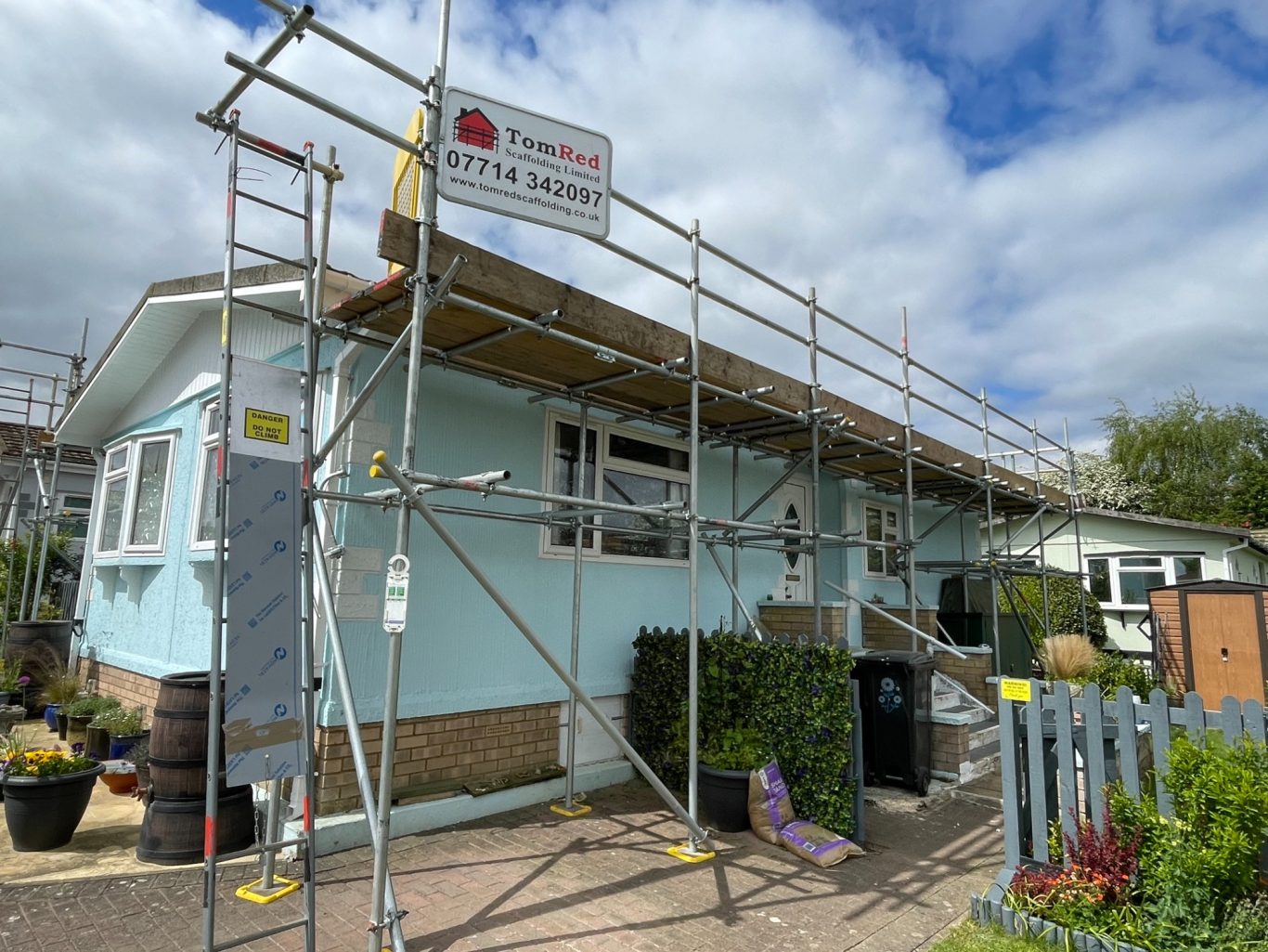 Scaffolding for roof repairs in Northampton Scaffolding for roof repairs in Northampton