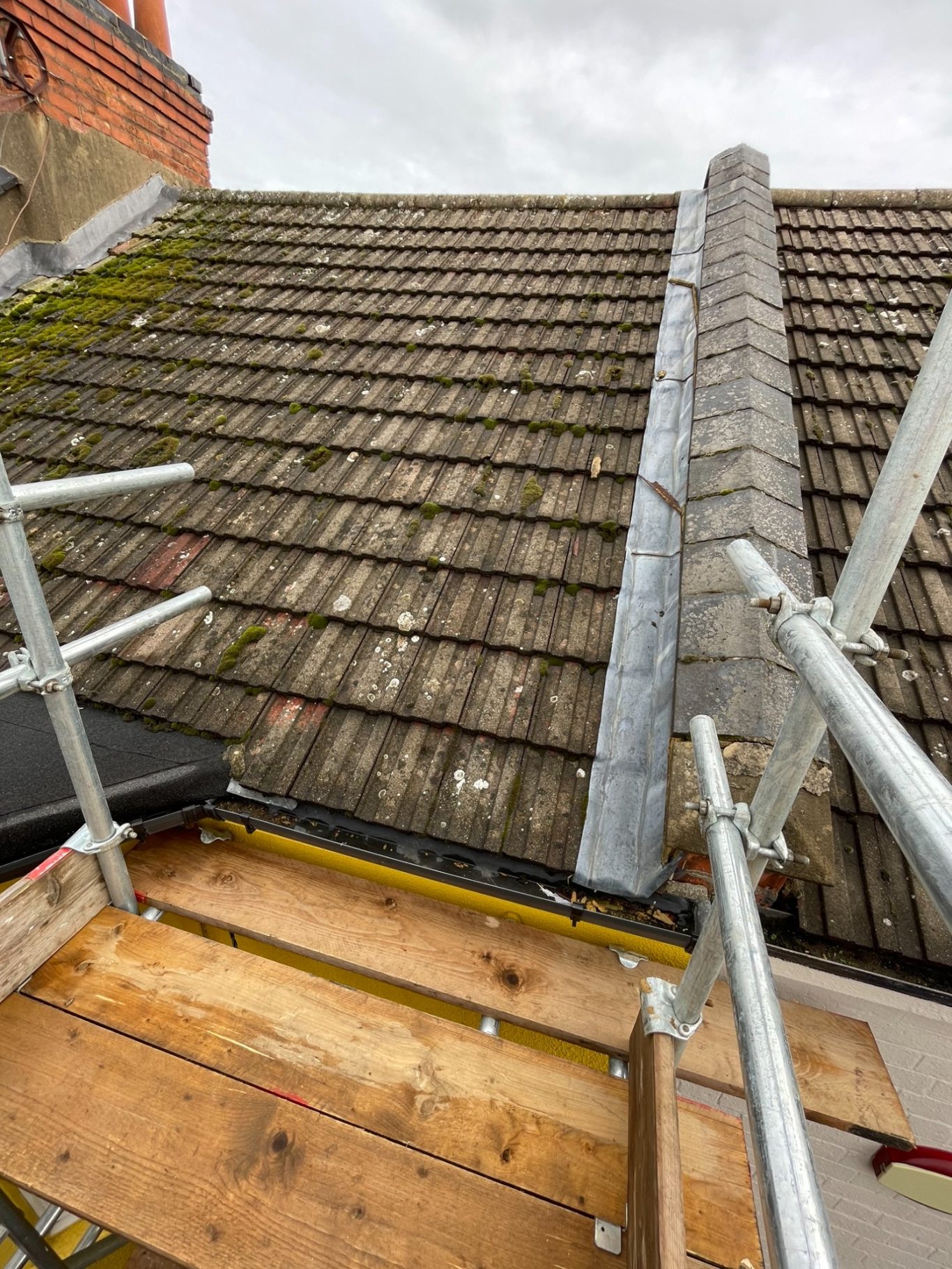 Roof access scaffolding in Northampton Roof access scaffolding in Northampton