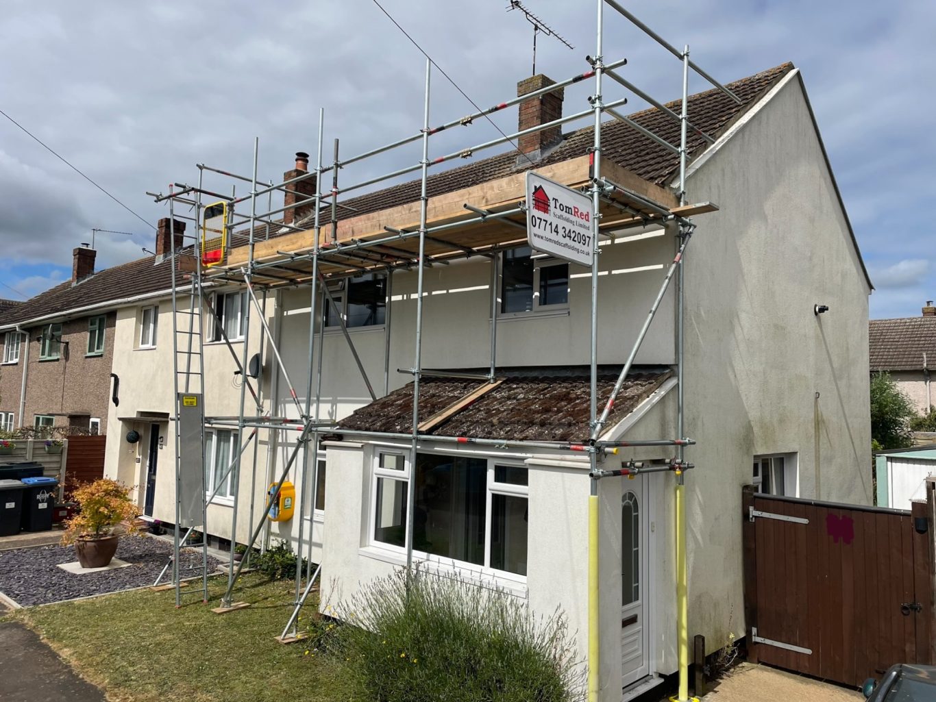 Scaffolding for roof repairs in Northamptonshire Scaffolding for roof repairs in Northamptonshire