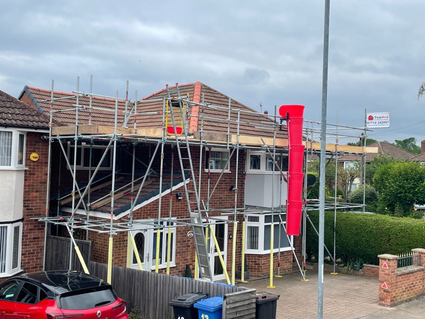 Roof replacement scaffold in Barton Seagrave Roof replacement scaffold in Barton Seagrave