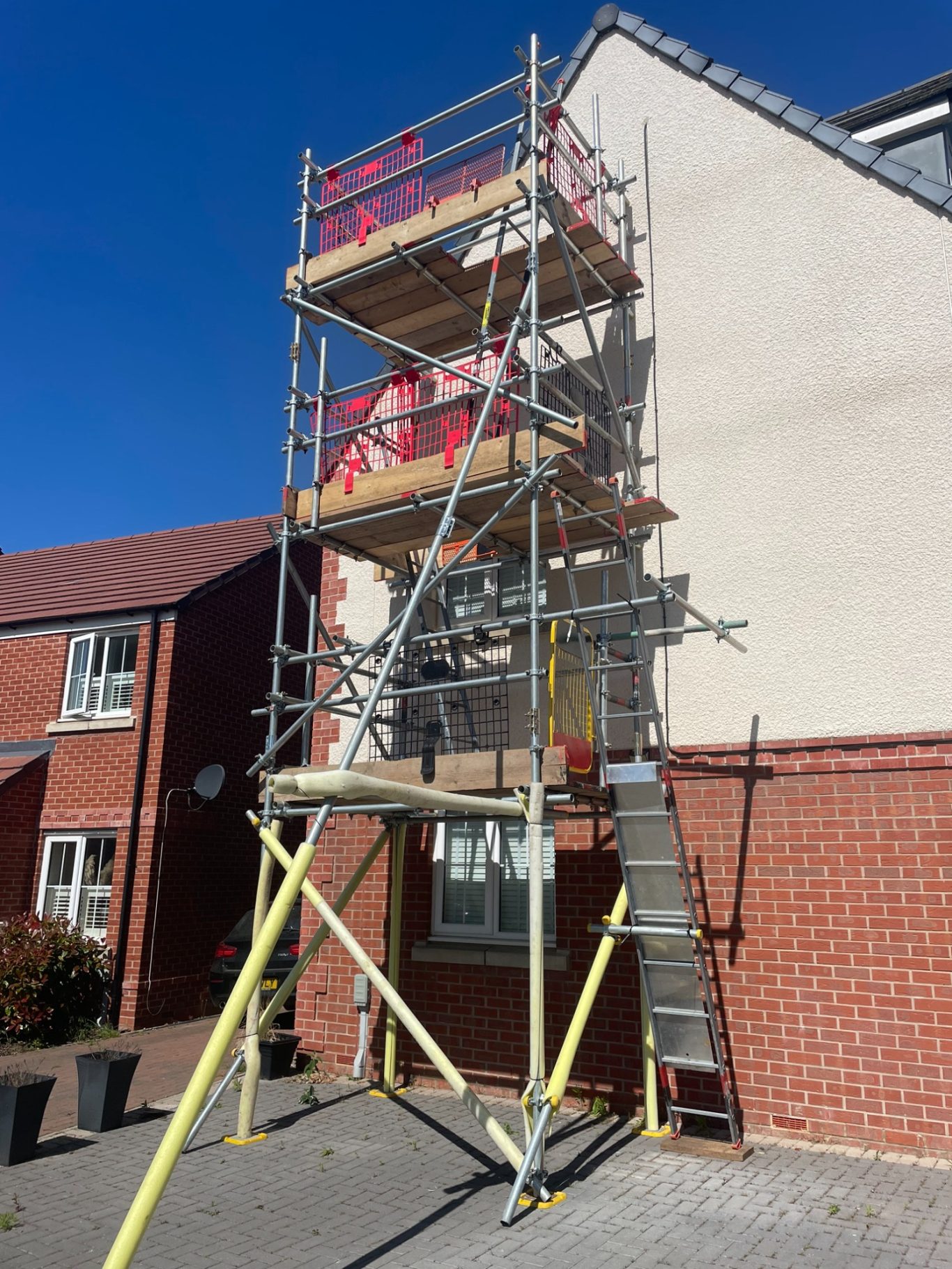 Scaffolding for Heat Pump installation in Kettering Scaffolding for Heat Pump installation in Kettering