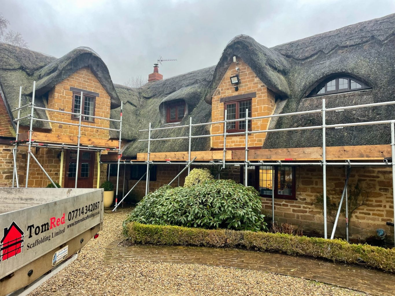 Scaffolding for re-thatching a roof in Northamptonshire Scaffolding for re-thatching a roof in Northamptonshire