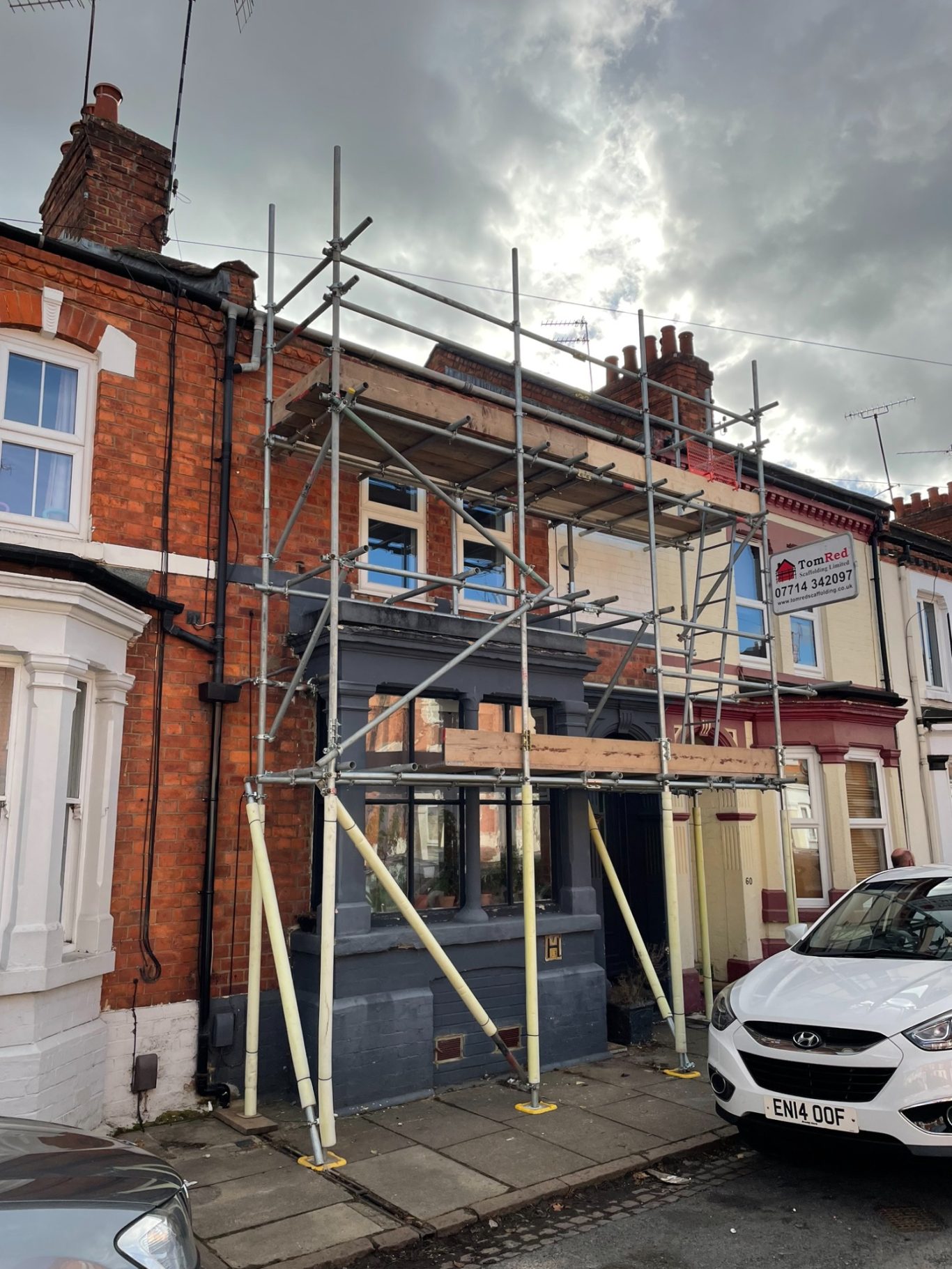 Scaffolding for roof repairs in Northampton Scaffolding for roof repairs in Northampton