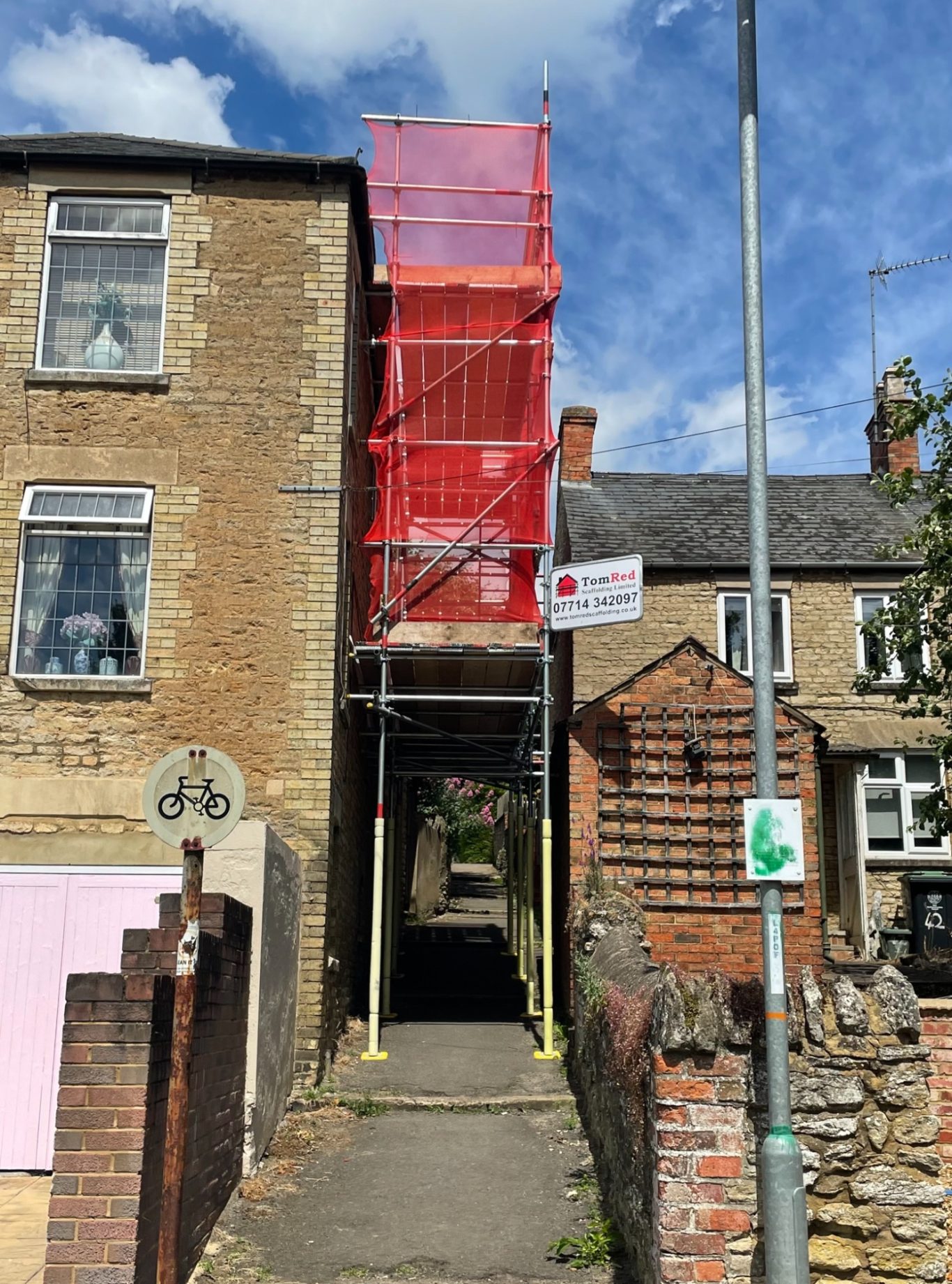Scaffolding for roof repairs in Raunds Scaffolding for roof repairs in Raunds
